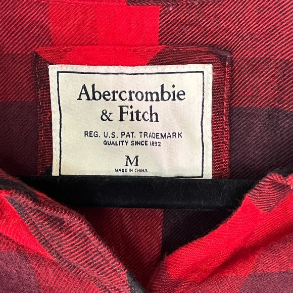 Abercrombie & Fitch Red & Black Plaid Button Down Shirt Women’s Size Medium - Picture 2 of 4